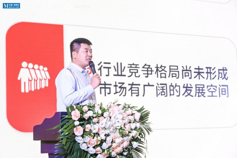維(wei)朗們(men)窗招商(shang)總監趙長(zhang)利
