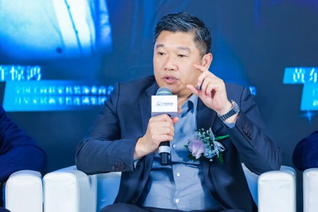 廣(guang)東省們(men)業協會會長(zhang)、派雅們(men)窗董事長(zhang)李鈞洪