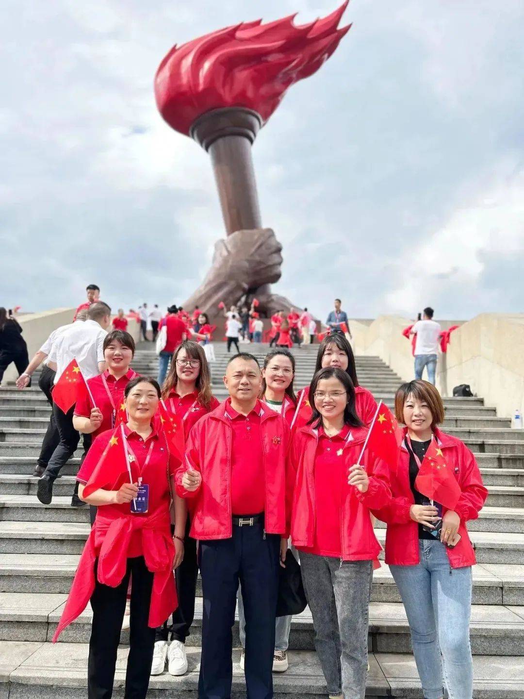 聚(ju)勢(shi)燎原 再戰新(xin)征程(cheng) | 2023富(fu)軒全屋們(men)窗年(nian)中(zhong)營(ying)銷峰會圓滿收官！ 