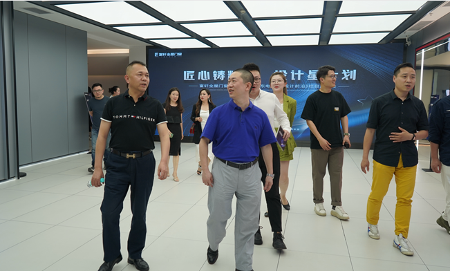 富(fu)軒全屋們(men)窗案例征集(ji)暨《設(shè)計(ji)前(qian)沿》欄目(mu)啓動(dòng)會成(cheng)功舉辦(bàn)