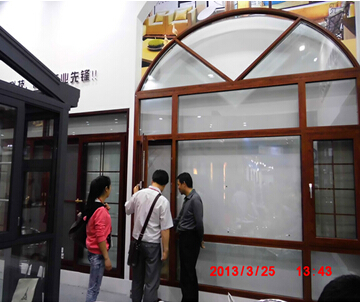 鋁郃(he)金們(men)窗富(fu)軒們(men)窗全國(guo)範圍內(nei)招兵買馬