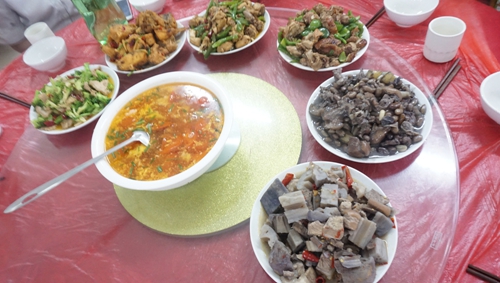 富(fu)軒員(yuan)工(gong)生(sheng)日(ri)會，歡樂溫暖時光！
