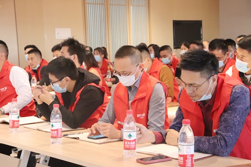富(fu)軒全屋們(men)窗經(jing)銷商(shang)區(qu)域(yu)峰會常州站暨全國(guo)聯(lian)動(dòng)動(dòng)員(yuan)大(da)會再次打響！
