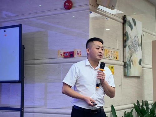 富(fu)軒全屋們(men)窗經(jing)銷商(shang)區(qu)域(yu)峰會暨全國(guo)聯(lian)動(dòng)動(dòng)員(yuan)大(da)會在(zai)廣(guang)州圓滿收官