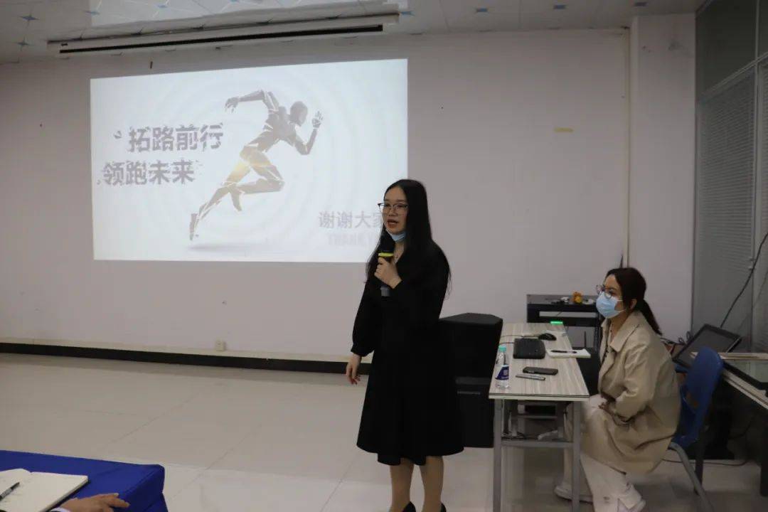 富(fu)軒全屋們(men)窗&ldquo;成(cheng)交係(xi)統&rdquo;動(dòng)員(yuan)大(da)會