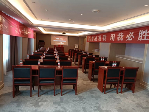 富(fu)軒全屋們(men)窗618雲南(nan)省聯(lian)動(dòng)暨總裁簽售會活動(dòng)啓動(dòng)大(da)會